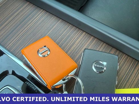 Certified 2024 Volvo XC60 B5 Plus w/ Climate Package AWD/4WD image 27