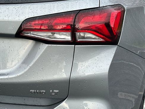 Used 2023 Chevrolet Equinox LT image 9