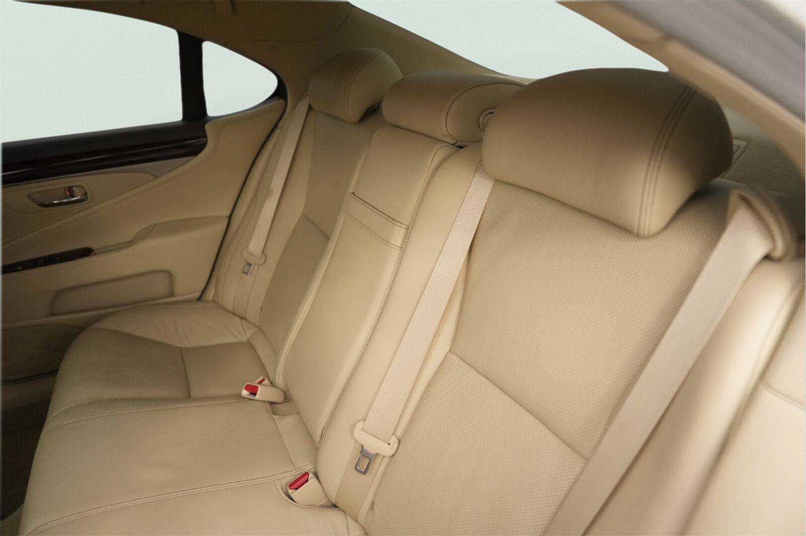 Used 2014 Lexus LS 460 w/ Comfort Package RWD image 14