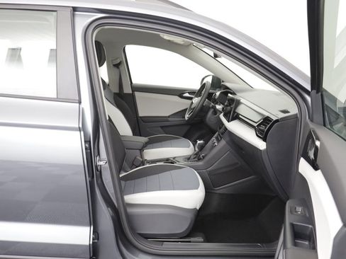 New 2026 Volkswagen Taos S image 19