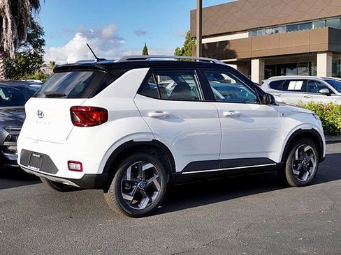 New 2026 Hyundai Venue SEL FWD image 9