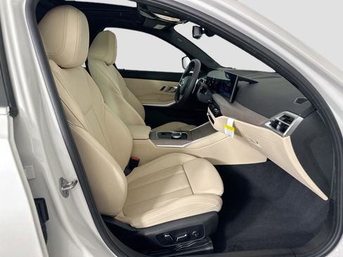 Certified 2025 BMW 330i xDrive Sedan w/ Convenience Package image 26