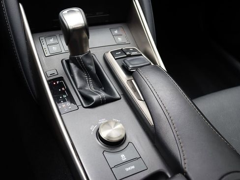 Used 2018 Lexus IS 300 AWD image 29