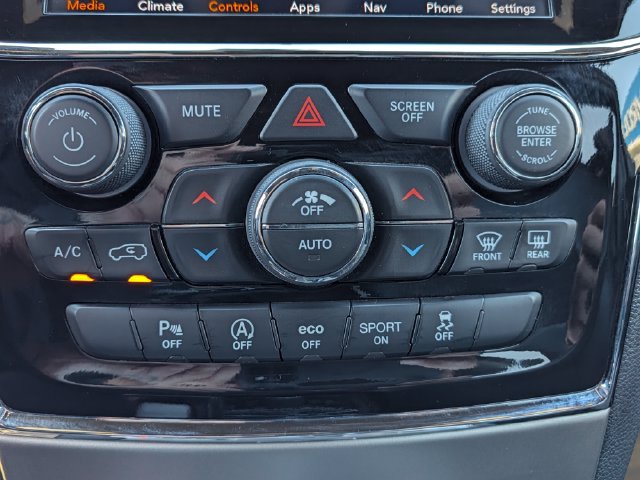 Used 2022 Jeep Grand Cherokee Laredo X AWD/4WD image 26