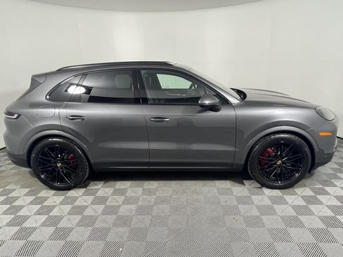 Used 2026 Porsche Cayenne S AWD/4WD image 8