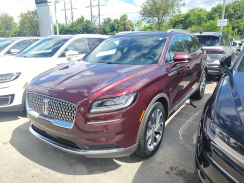 Certified 2022 Lincoln Nautilus Reserve FWD image 2