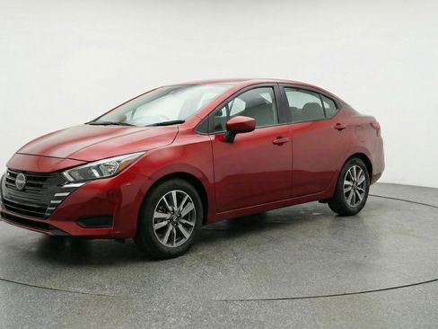 Used 2025 Nissan Versa SV FWD image 3