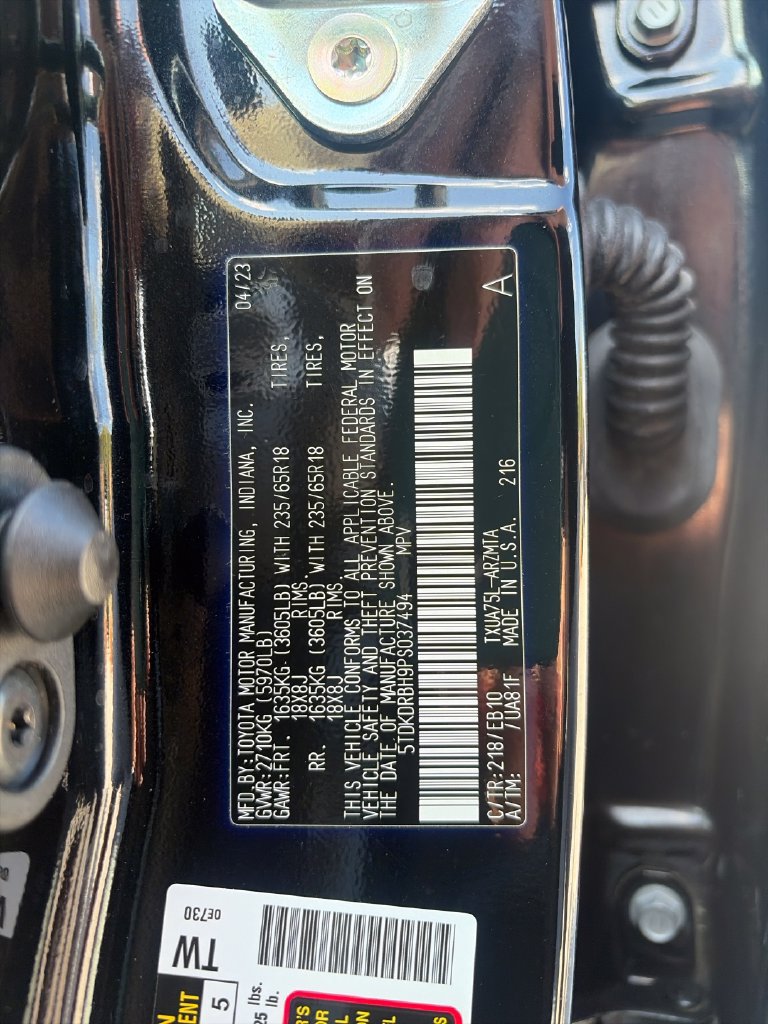 Used 2023 Toyota Highlander XLE AWD/4WD image 30