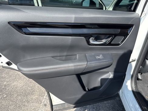 Used 2024 Honda CR-V Sport Touring image 17