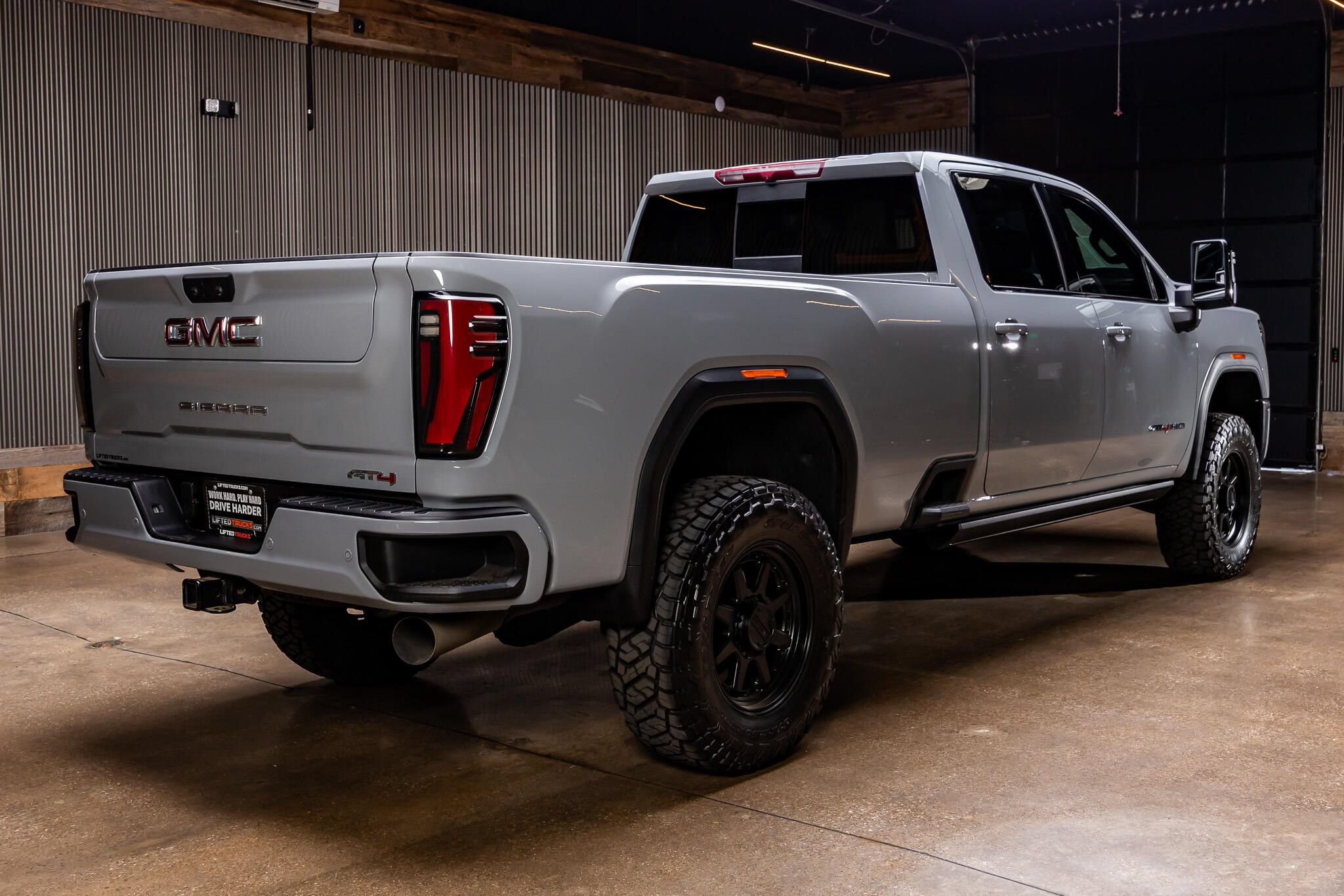 Used 2024 GMC Sierra 3500 AT4 w/ AT4 Preferred Package AWD/4WD image 10