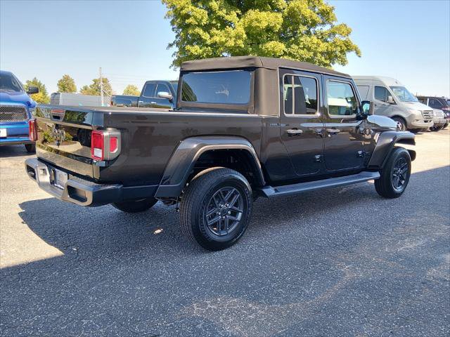 Certified 2025 Jeep Gladiator Sport AWD/4WD image 3