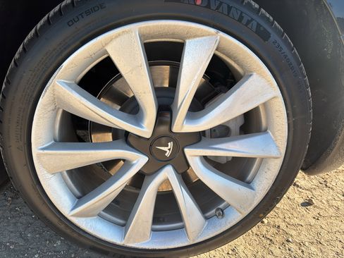 Used 2018 Tesla Model 3 Long Range image 8