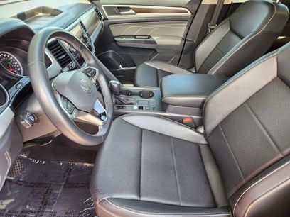 Used 2021 Volkswagen Atlas SE w/ Panoramic Sunroof Package