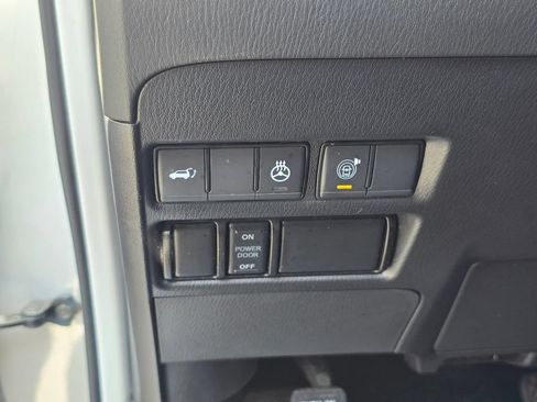 Used 2024 Nissan Armada SL w/ Captain's Chairs Package RWD image 25