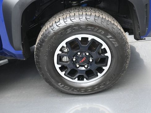 Certified 2024 Toyota Tacoma TRD Off-Road AWD/4WD image 34