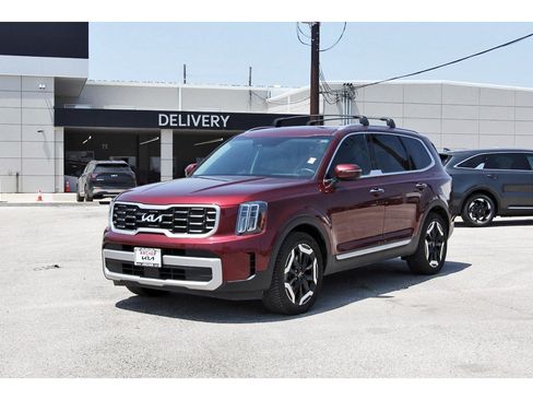 Certified 2023 Kia Telluride S w/ S Sunroof Package AWD/4WD image 7