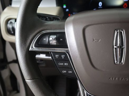 Used 2023 Lincoln Nautilus FWD image 38