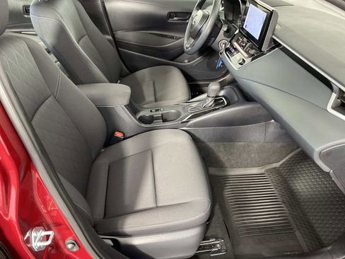 Used 2025 Toyota Corolla LE FWD image 11