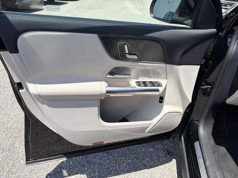 Used 2025 Mercedes-Benz GLA 250 image 19