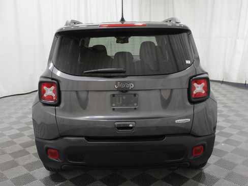 Used 2019 Jeep Renegade Latitude w/ Popular Equipment Group image 30