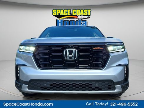 Certified 2025 Honda Pilot TrailSport image 2