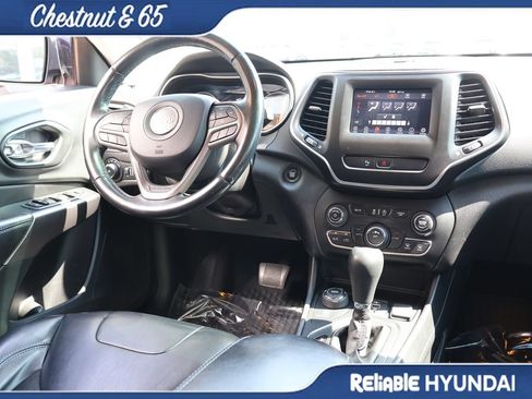 Used 2020 Jeep Cherokee Latitude Plus w/ Cold Weather Group AWD/4WD image 14