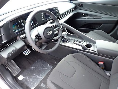 New 2025 Hyundai Elantra Sport image 15