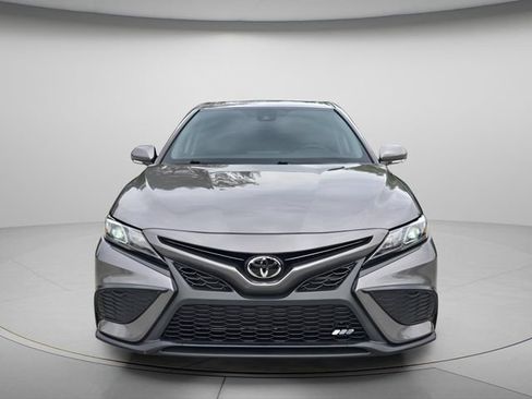 Used 2024 Toyota Camry SE FWD image 4
