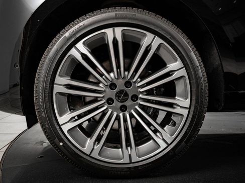 New 2026 Land Rover Range Rover SE AWD/4WD image 13