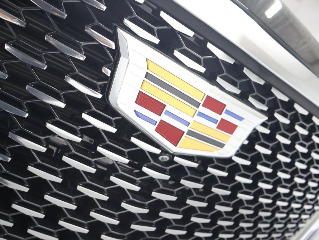 Used 2022 Cadillac Escalade Premium Luxury AWD/4WD image 31