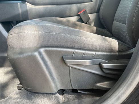 Used 2025 Chevrolet Equinox LT FWD image 23
