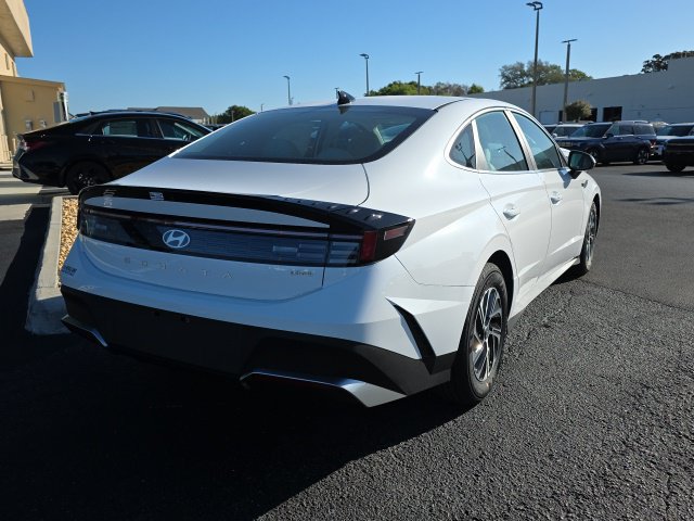 New 2026 Hyundai Sonata Blue FWD image 4