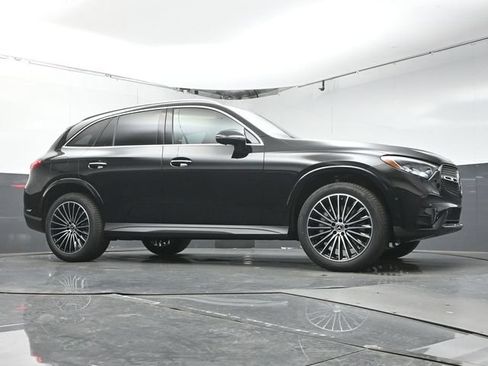 Used 2026 Mercedes-Benz GLC 300 image 33