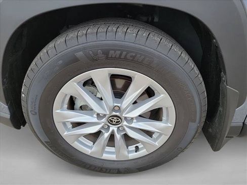 Used 2026 Toyota Corolla Cross LE w/ Moonroof Package FWD image 9