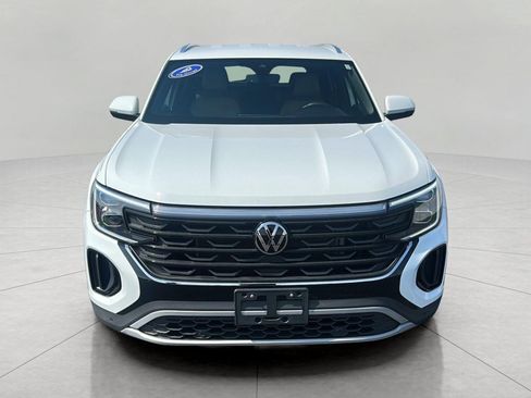 Used 2024 Volkswagen Atlas Cross Sport SE AWD/4WD image 2
