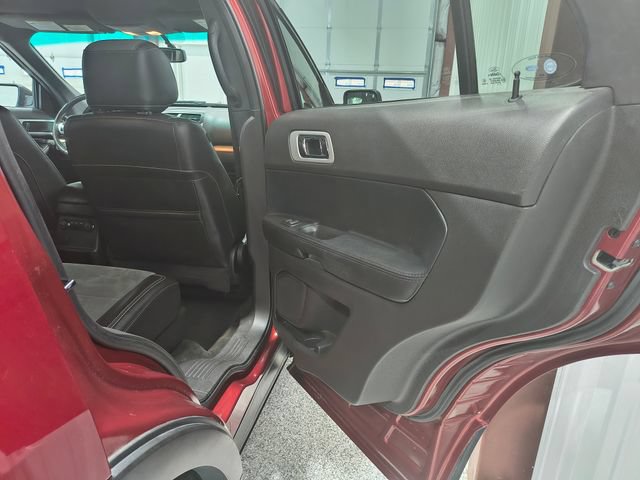 Used 2015 Ford Explorer XLT w/ Equipment Group 202B AWD/4WD image 20