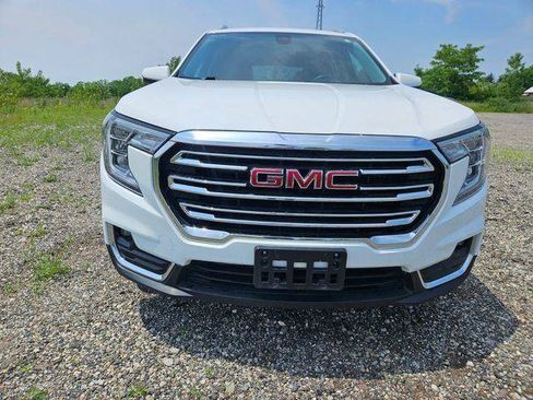 Used 2024 GMC Terrain SLT AWD/4WD image 2