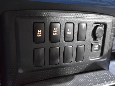 Used 2012 Toyota FJ Cruiser 4WD w/ Convenience Pkg image 25
