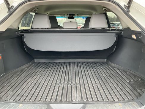 Used 2021 Toyota Venza Limited image 24