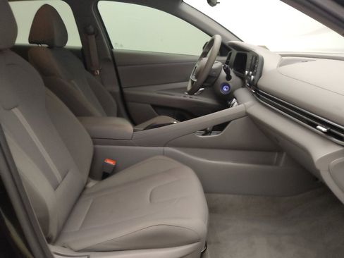 Used 2024 Hyundai Elantra SE image 21