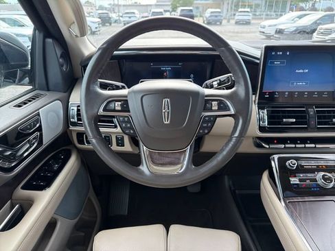 Used 2024 Lincoln Navigator Reserve AWD/4WD image 16