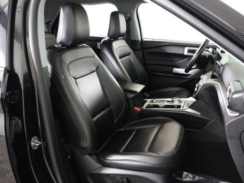 Used 2023 Ford Explorer XLT w/ Equipment Group 202A image 26