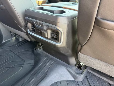 Used 2019 Chevrolet Silverado 1500 High Country w/ Technology Package AWD/4WD image 21