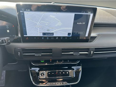 Used 2025 Lincoln Corsair AWD w/ Equipment Group 101A image 12