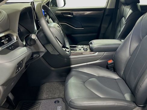 New 2026 Toyota Highlander Limited AWD/4WD image 21