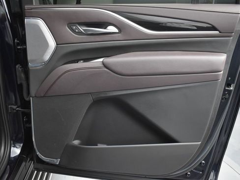 Certified 2023 Cadillac Escalade ESV Sport Platinum w/ LPO, ONYX Package image 35