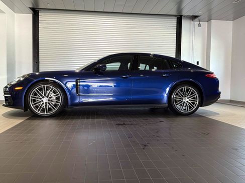 Used 2020 Porsche Panamera image 2