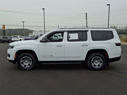 Used 2024 Jeep Wagoneer 4WD w/ Convenience Group I image 7