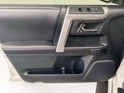 Used 2016 Toyota 4Runner Limited AWD/4WD image 23