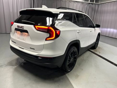 Used 2024 GMC Terrain SLT w/ Elevation Edition image 7